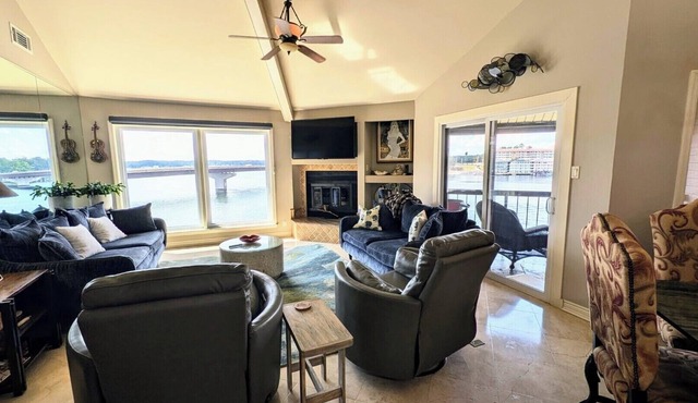 Sally's Blue Pearl 3 Br/2 Bath - APRIL 2026 DISCOUNTS.INQUIRE NOW!