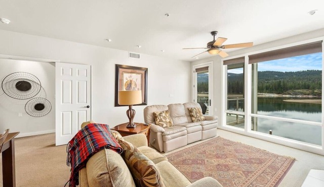 Salmon Run Condo - Overlooking the Spokane River