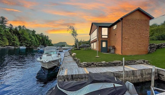 Salmon Run Lodge (Waterfront on the Moose River)