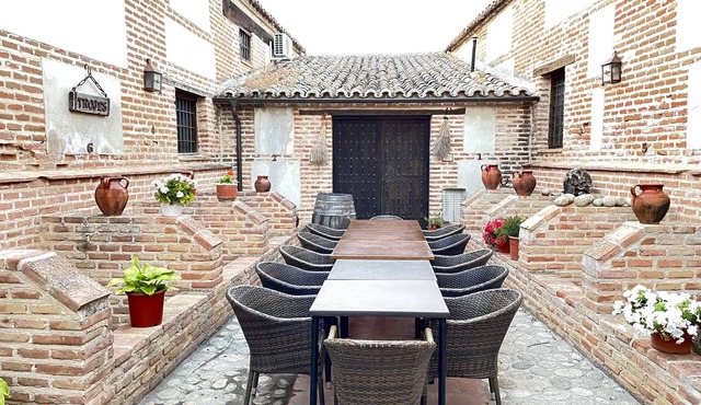 SALON DE EVENTOS (60 PERSONAS) + CASA RURAL