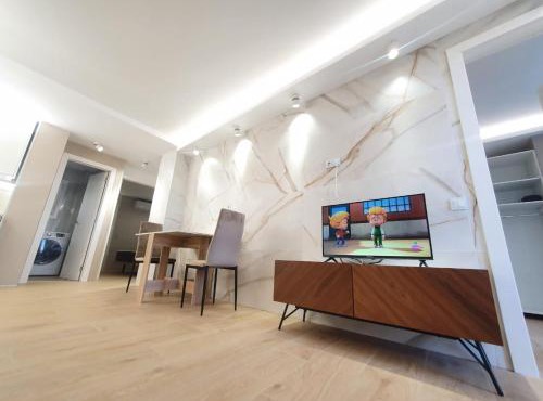 SALOU ,APARTAMENTO CON PISCINA y Wifi