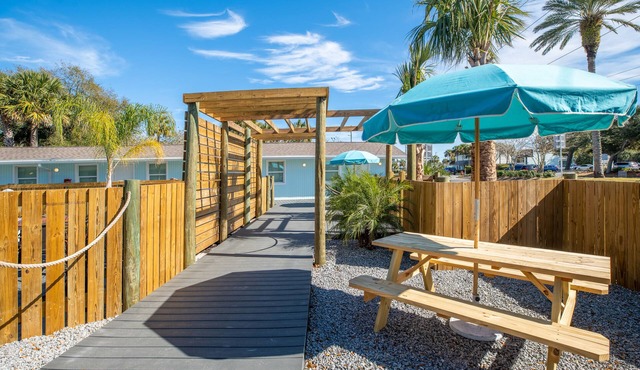 Salt Air Inn & Suites