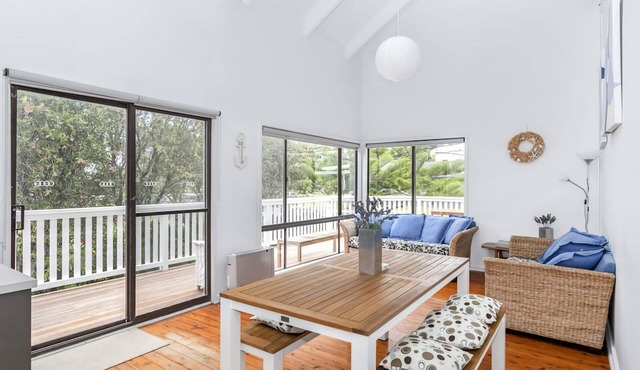 Salt And Pepper in Mollymook