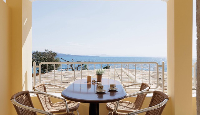 Salt and Sun Apartments by Konnect, Kaminaki Beach