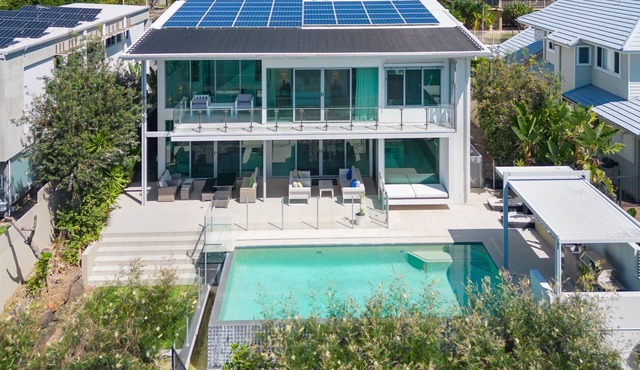 Salt Beach Escape - Coastal Reserve views and Pool