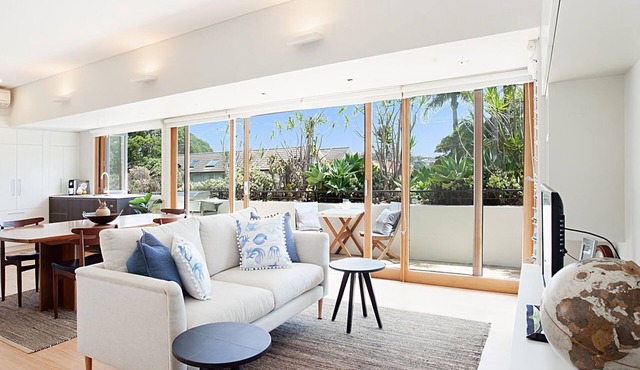 Salt Home near Bronte Beach