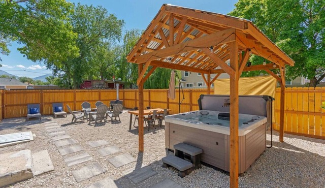 Salt Lake Cabana | Hot Tub + Gated Parking