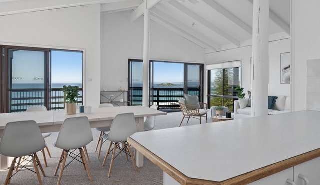 Salt Life Manyana - Beachfront!