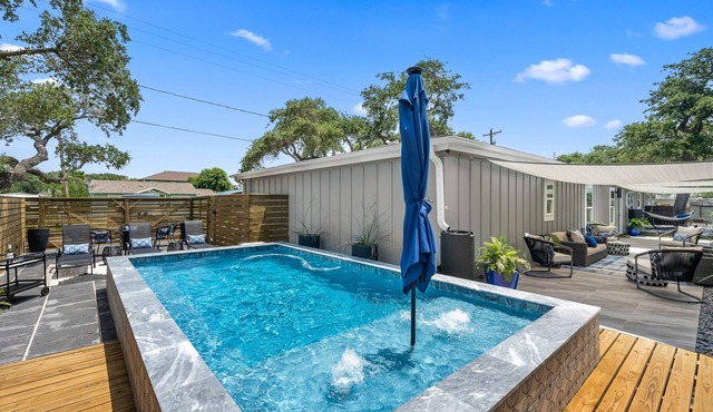 Salt Private Pool/Grand Outdoor Space/Walk to Bay