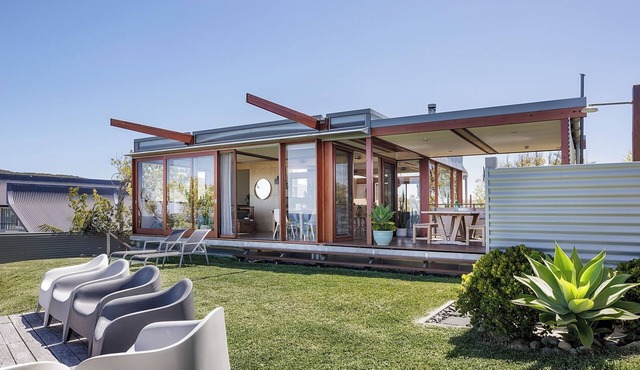 Salt Rock Boomerang Beach - Absolute Beachfront