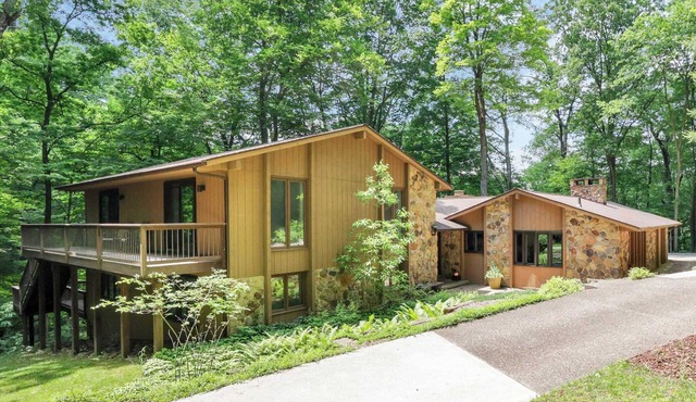 Salt Run Retreat| Trails, Decks, & Screened Porch