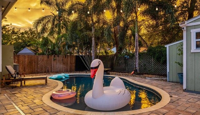 Salt & Sol | Luxe 3/2 + Fenced Yard + Heated Pool