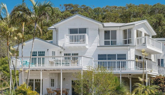 Salt Spray - Multi Room - 1, 2 or 4 bedrooms available