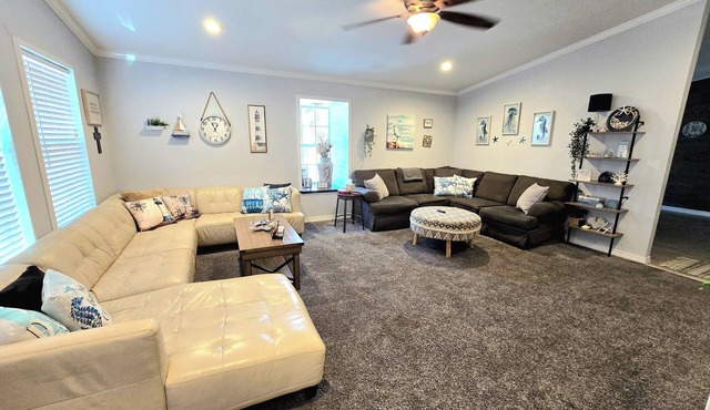 Salt & Sun Family Cottage - Boats & RVs welcome! 3 min Hurlburt; 12 min Eglin