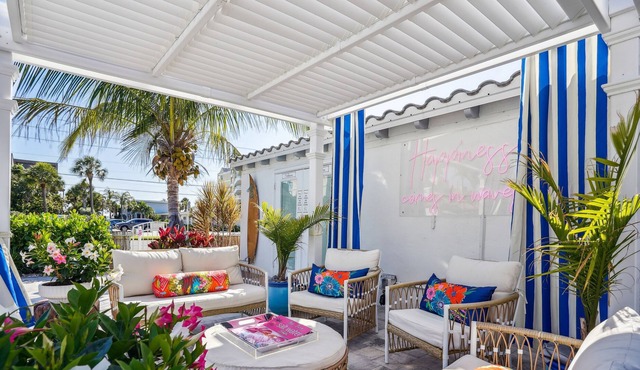 Salt Water Suites 4BR - Beautifully maintained, steps to beach w/Pool!