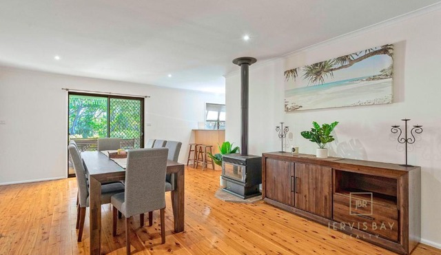 Salt Water Breeze, Jervis Bay