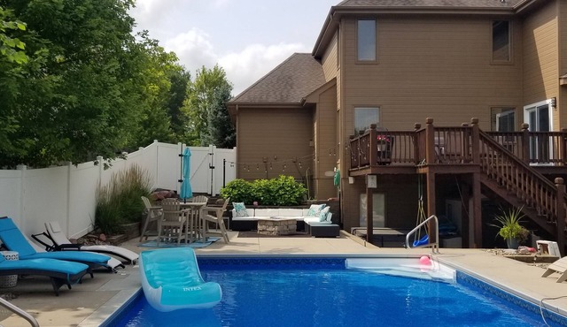 Salt Water Pool, Hot Tub and Golden Tee