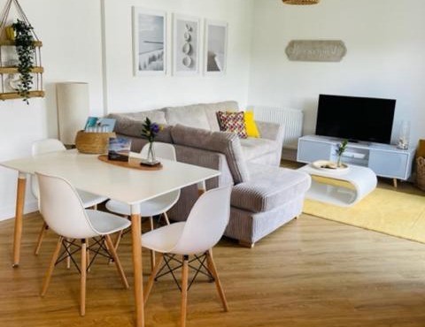 Salt Yard Apartment, Parking and Terrace, Whitstable