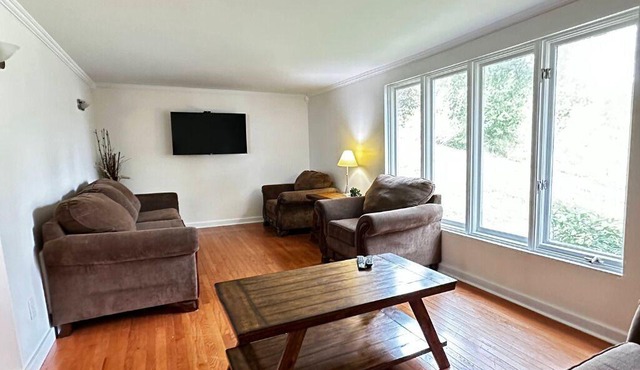 Saltbox Landing – Bayfront Views