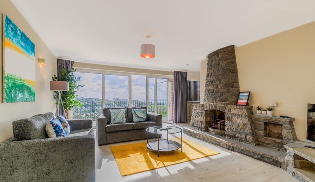 Saltdean Seaview 1 and Free Parking by My Getaways