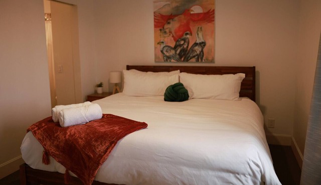 Salted Roots Basecamp: Downtown 2 Bed 2 Bath Loft