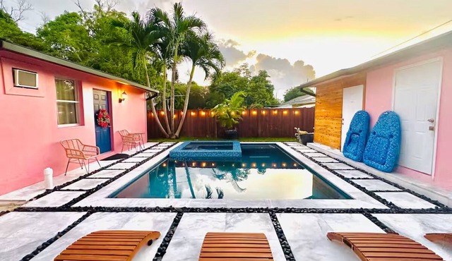 Salthaus Suite C - Brand NEW Saltwater Pool & Spa, Near Beach, Downtown, Airport
