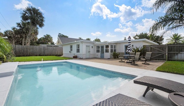 SaltRunner: Updated 3/2 home with Private Pool