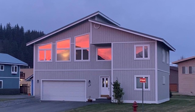 Saltwater and Snowflakes a welcoming 4-bedroom house with WiFi in Valdez