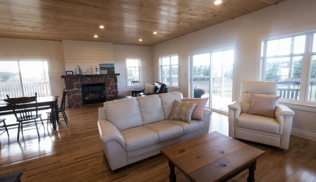 Saltwater Melody Executive Beach House