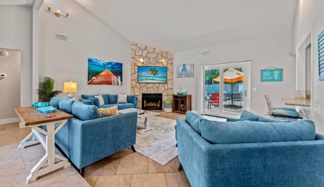 Saltwater Oasis - Large Pool