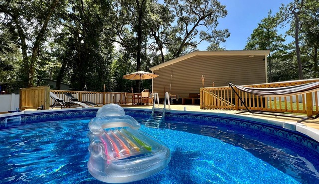 Saltwater Pool + Fire Pit Nights , Weeki Wachee