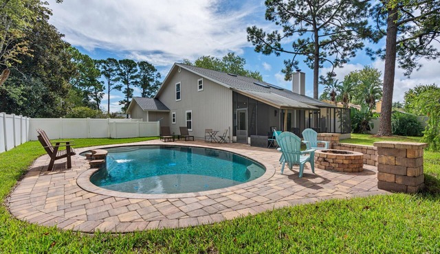Saltwater Pool I Firepits I Large Fenced Backyard I 4 Miles to Beach