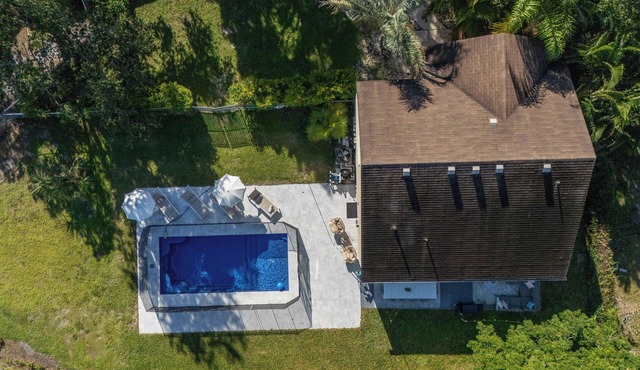 Saltwater Pool Minutes2Beaches BBQ Patio Playroom