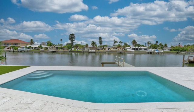 ☀Saltwater Pool🐠Fishing Dock🐶Dog Allowed🌞Parrots Cove🏠Single Family Home