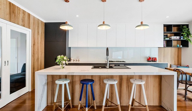 SALTWATER POOLSIDE -8m Heated* Pool, an entertainers delight -BONUS*NIGHTS 2026