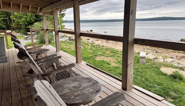 Saltwater Serenade Priv SANDY beach with Bayview for Miles