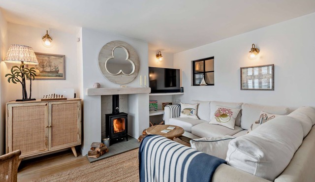 Saltwater Stunning Holiday House Milford on Sea Sleeps 6