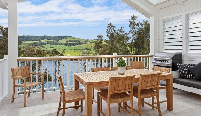 Saltwater - walk to the beach