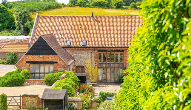 Salty Bottom is a stunning barn conversion in the heart of the super popular coastal village of Salt