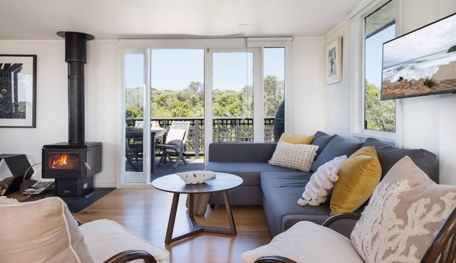 Salty Breeze - Surfs Up - Escape to the ocean