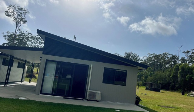 Salty Breeze Getaway - Bush & Beach Retreat