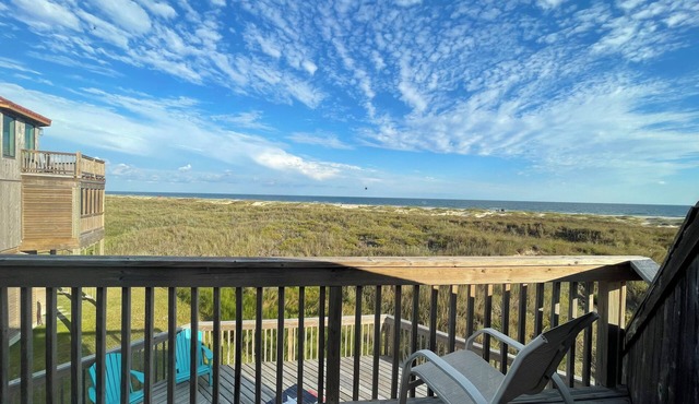 Salty Dog - Bahia de Matagorda Condo - Front Row Beach View - HOA Pool Access
