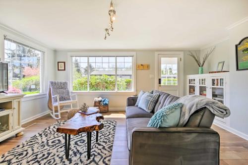 Salty Dog Cottage in Netarts with Deck