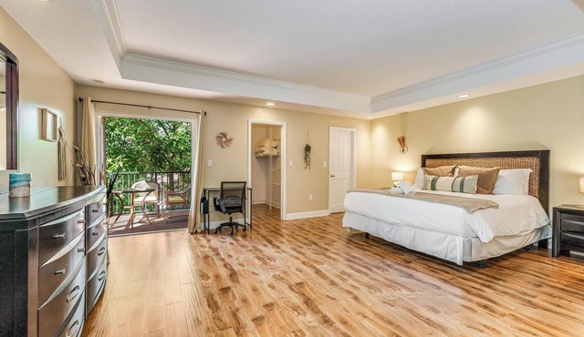 Salty Fox – 5BD Oasis w/Spa, Beach & Downtown
