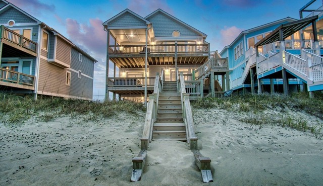 Salty Haven - Upscale 6 BR Oceanfront Home In the Heart of Surf City!