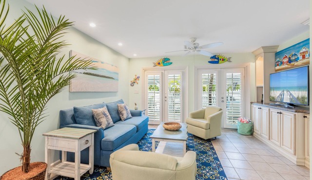 SALTY KISSES ~ Charming 2 Bedroom, 1.5 Bath Townhome in Truman Annex!