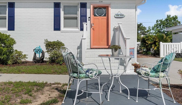 Salty Kisses, Kure Cottage Retreat
