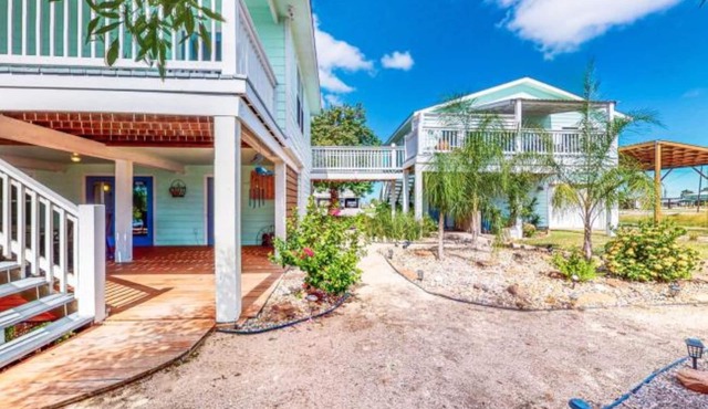 Salty Lime! Waterfront in Rockport!