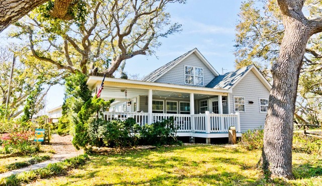 Salty Oaks, Soundside House in Salter Path, North Carolina!