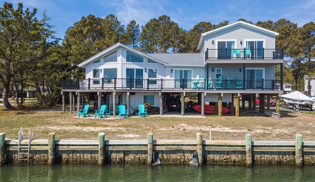Salty Oyster | Waterfront living at it